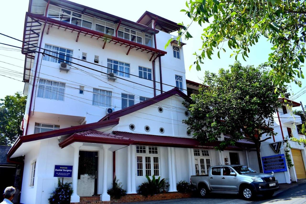 Smile Hub Kandy -Youth Hostel- 外观 照片